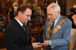 088jpg.jpg-ręczenie Złotego Medalu Cracoviae Merenti Zamkowi Królewskiemu na Wawelu
