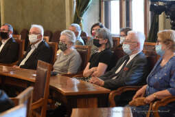 1111jpg.jpg-ręczenie Złotego Medalu Cracoviae Merenti Zamkowi Królewskiemu na Wawelu