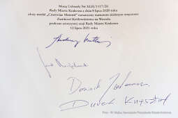 1818jpg.jpg-ręczenie Złotego Medalu Cracoviae Merenti Zamkowi Królewskiemu na Wawelu