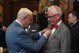 088jpg.jpg-odznaki Honoris Gratia dla dzwonników