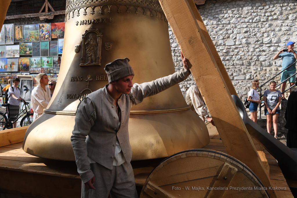 011jpg.jpg-Korowód Zygmuntowski z okazji obchodów 500-lecia dzwonu Zygmunt  Autor: W. Majka