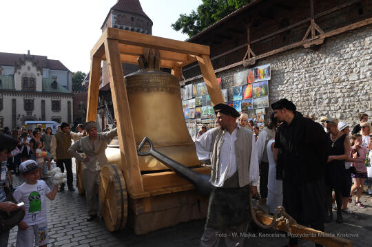 033jpg.jpg-Korowód Zygmuntowski z okazji obchodów 500-lecia dzwonu Zygmunt