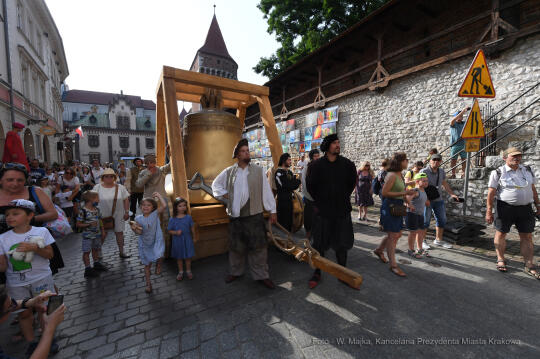 044jpg.jpg-Korowód Zygmuntowski z okazji obchodów 500-lecia dzwonu Zygmunt