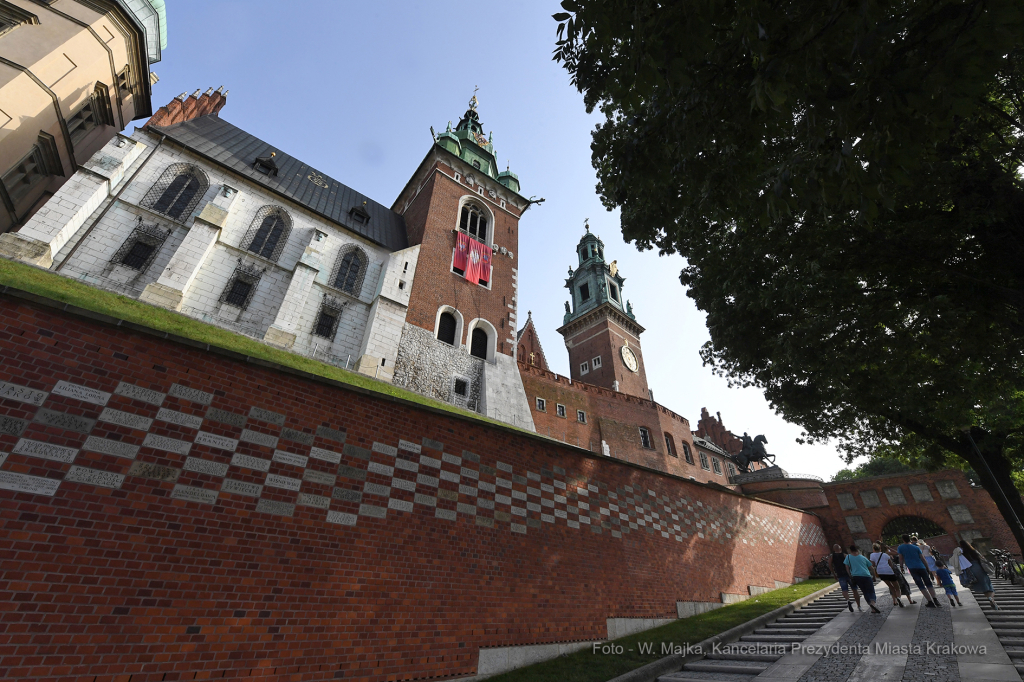 1313jpg.jpg-Korowód Zygmuntowski z okazji obchodów 500-lecia dzwonu Zygmunt  Autor: W. Majka