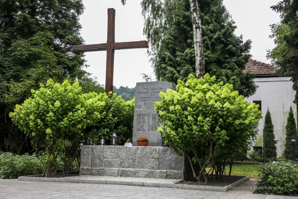 bs_210725_2431.jpg-Wola Justowska, Rocznica, Wojna  Autor: B. Świerzowski