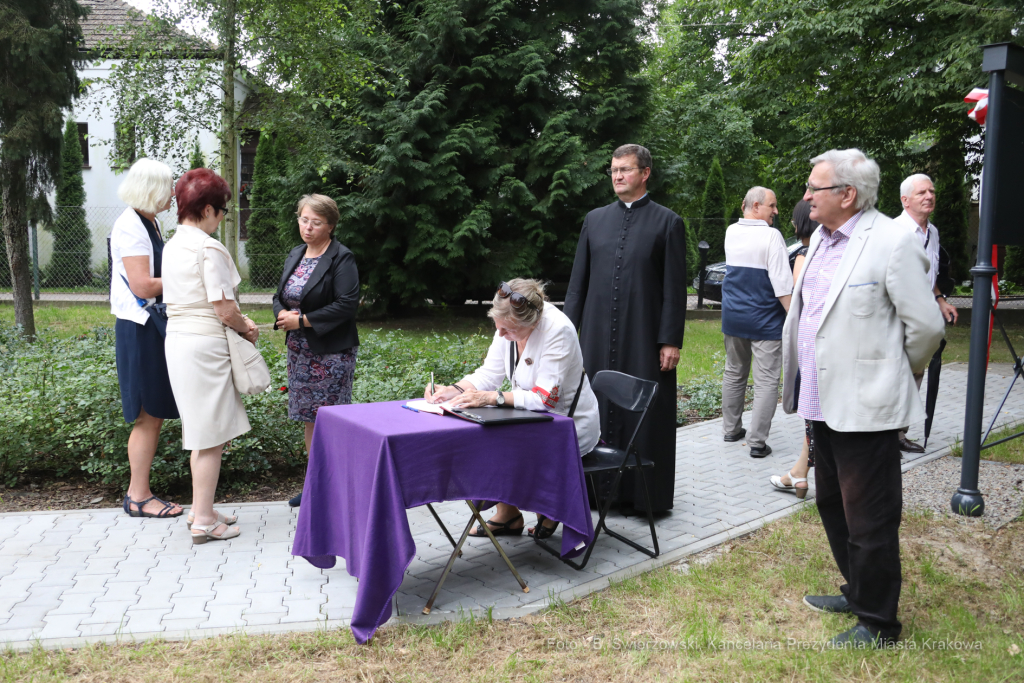 bs_210725_2590.jpg-Wola Justowska, Rocznica, Wojna  Autor: B. Świerzowski