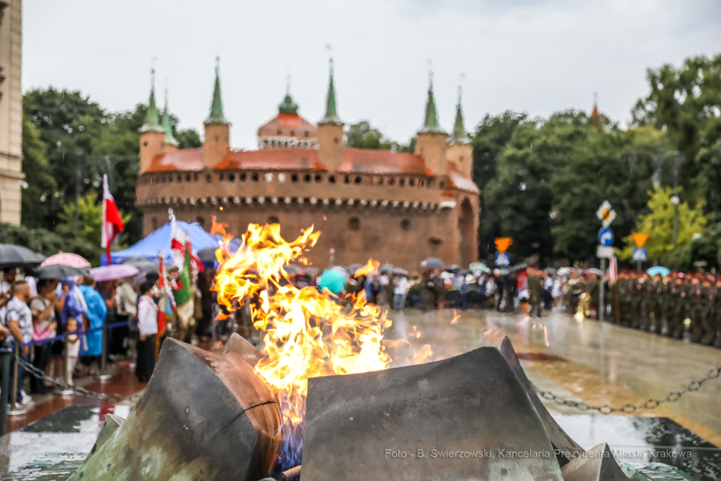 bs_210801_2827.jpg-77. rocznica Powstania Warszawskiego, Plac Matejki, Uroczystości  Autor: B. Świerzowski