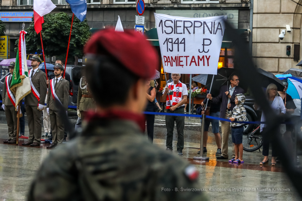 bs_210801_2879.jpg-77. rocznica Powstania Warszawskiego, Plac Matejki, Uroczystości  Autor: B. Świerzowski