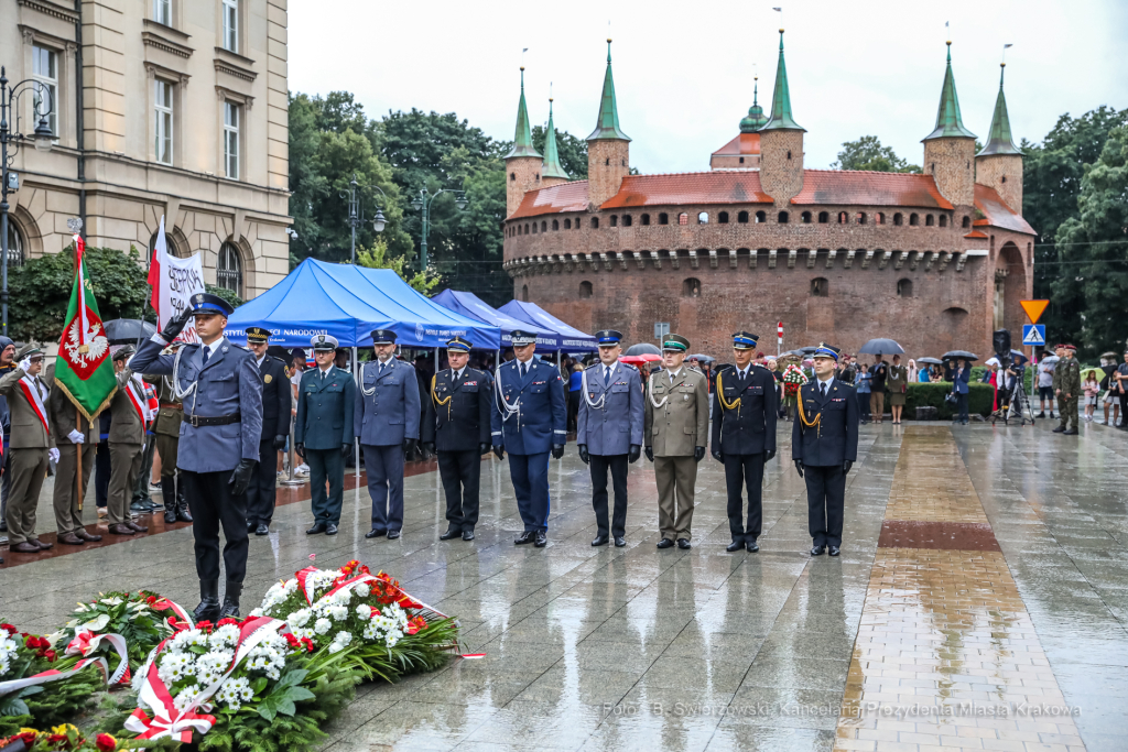 bs_210801_2999.jpg-77. rocznica Powstania Warszawskiego, Plac Matejki, Uroczystości  Autor: B. Świerzowski
