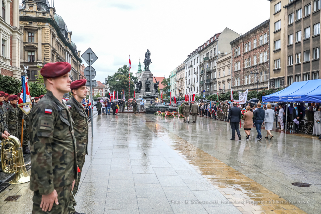 bs_210801_3014.jpg-77. rocznica Powstania Warszawskiego, Plac Matejki, Uroczystości  Autor: B. Świerzowski