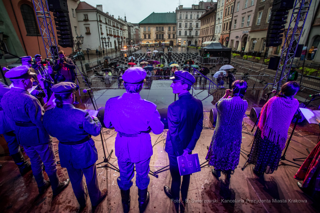 bs_210805_5081.jpg-Lekcja Śpiewania, Kadrówka  Autor: B. Świerzowski