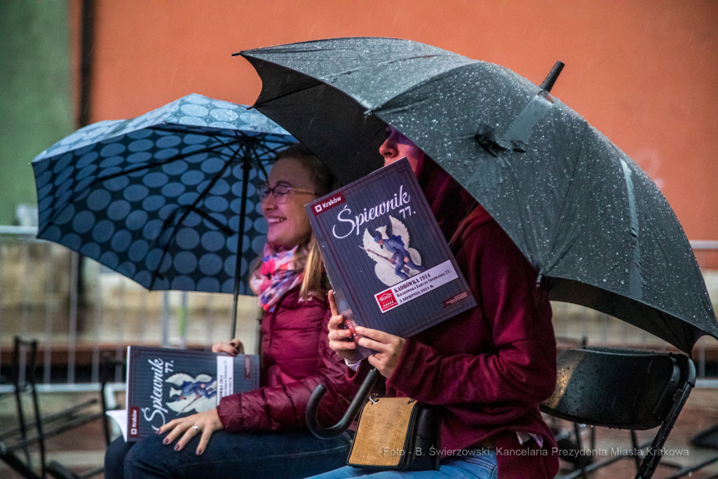 bs_210805_5210.jpg-Lekcja Śpiewania, Kadrówka  Autor: B. Świerzowski