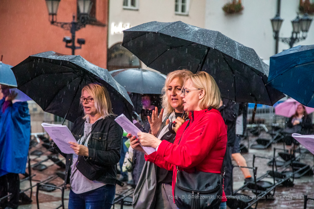 bs_210805_5232.jpg-Lekcja Śpiewania, Kadrówka  Autor: B. Świerzowski