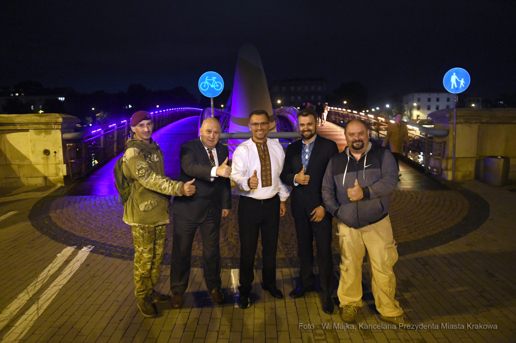 044jpg.jpg-kładka Bernatka w 30. rocznicę wolności Ukrainy  Autor: W. Majka