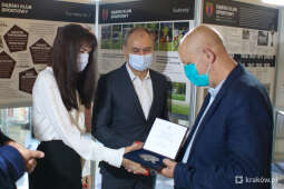 bs_210825_5893.jpg-Turniej krakowskich 100-latków - otwarcie wystawy