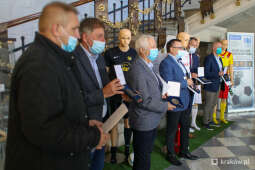 bs_210825_5917.jpg-Turniej krakowskich 100-latków - otwarcie wystawy