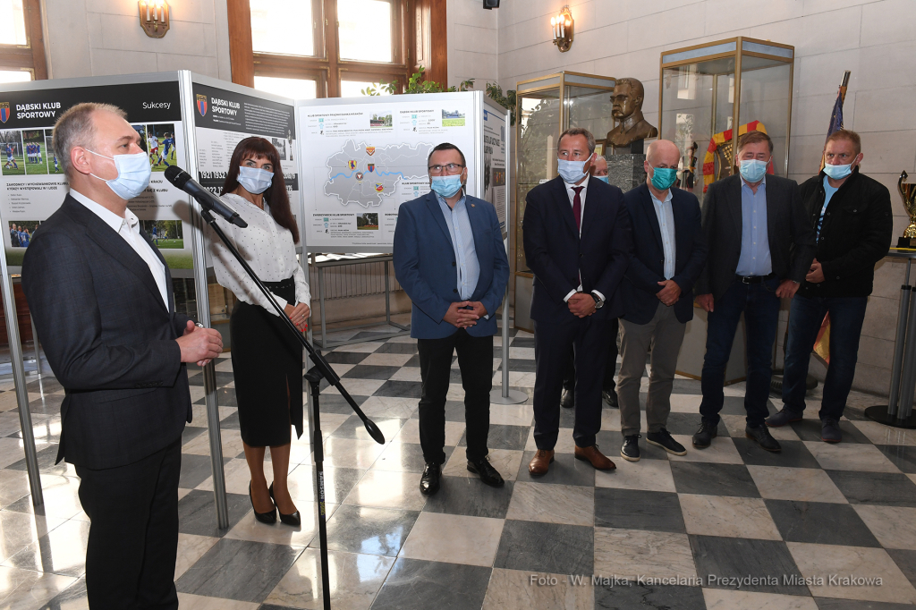 022jpg.jpg-100-lecie klubów sportowych - wystawa  Autor: W. Majka