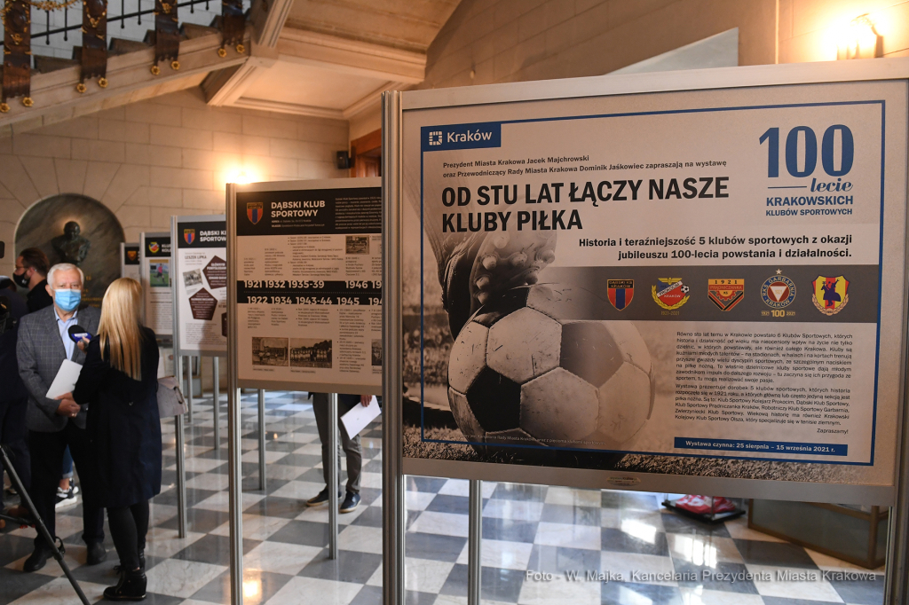 1313jpg.jpg-100-lecie klubów sportowych - wystawa  Autor: W. Majka