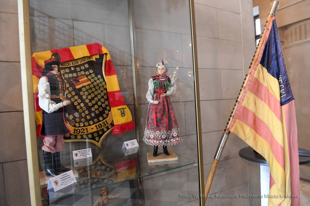 1616jpg.jpg-100-lecie klubów sportowych - wystawa  Autor: W. Majka