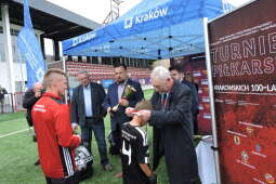 dscn0155.jpg-Turniej krakowskich 100-latków