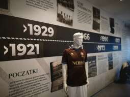 img_20210831_161703.jpg-Komisja Sportu i Kultury Fizycznej na stadionie RKS Garbarnia