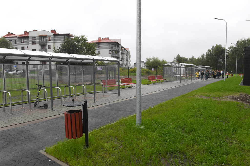 dsc_1316 — kopia.jpg-Inauguracja roku szkolnego w nowo wybudowanej Szkole Podstawowej nr 14  Autor: W. Majka