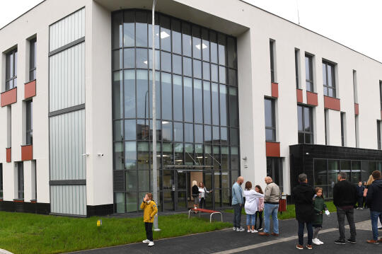 dsc_1347 kopia.jpg-Inauguracja roku szkolnego w nowo wybudowanej Szkole Podstawowej nr 14