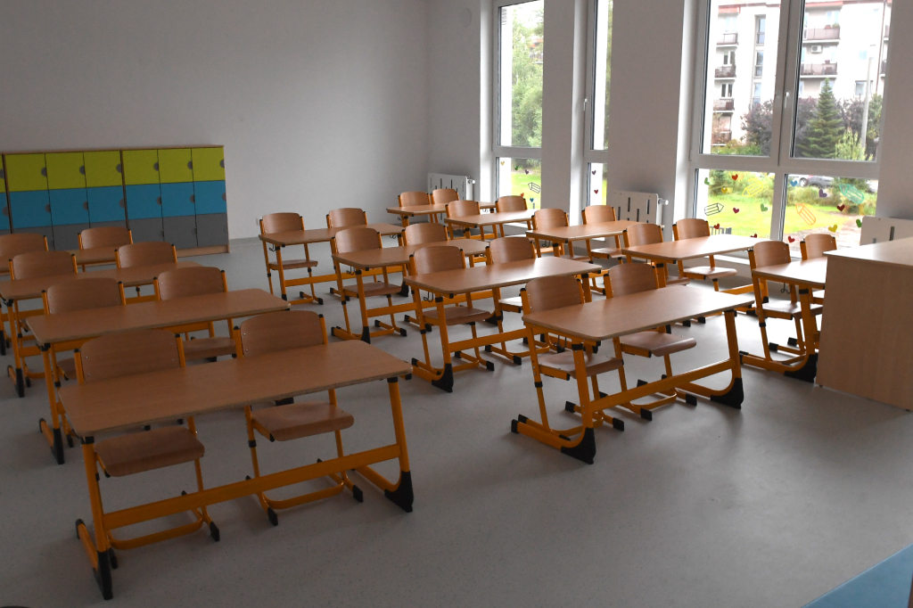 dsc_1566 kopia.jpg-Inauguracja roku szkolnego w nowo wybudowanej Szkole Podstawowej nr 14  Autor: W. Majka