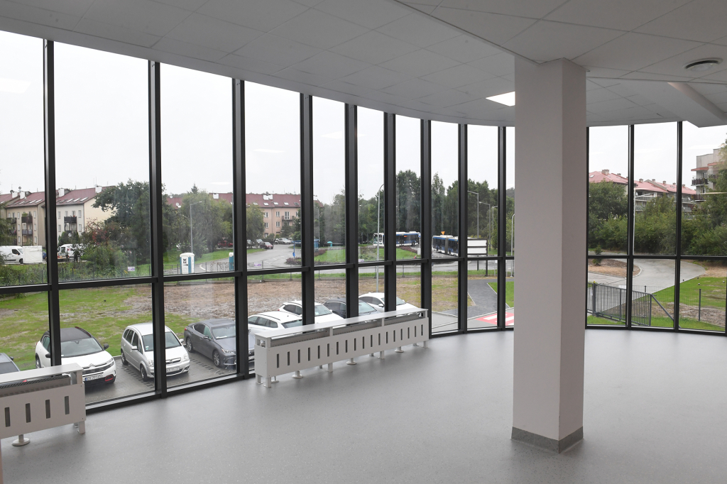 dsc_1569 kopia.jpg-Inauguracja roku szkolnego w nowo wybudowanej Szkole Podstawowej nr 14  Autor: W. Majka