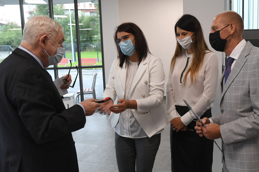 dsc_1640 kopia.jpg-Inauguracja roku szkolnego w nowo wybudowanej Szkole Podstawowej nr 14  Autor: W. Majka