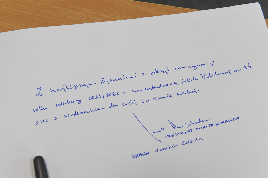 dsc_1650 kopia.jpg-Inauguracja roku szkolnego w nowo wybudowanej Szkole Podstawowej nr 14  Autor: W. Majka