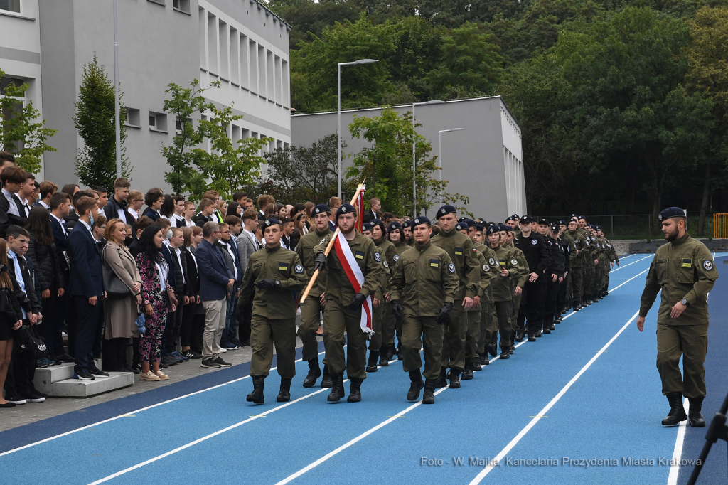 077jpg.jpg-rozpoczęcie roku w Zespole Szkół nr 1  Autor: W. Majka