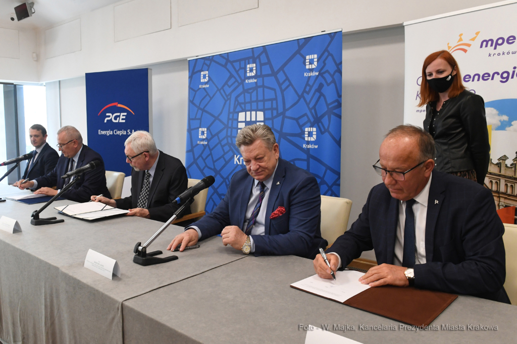 099jpg.jpg-podpisanie porozumienia z MPCE i PGE  Autor: W. Majka