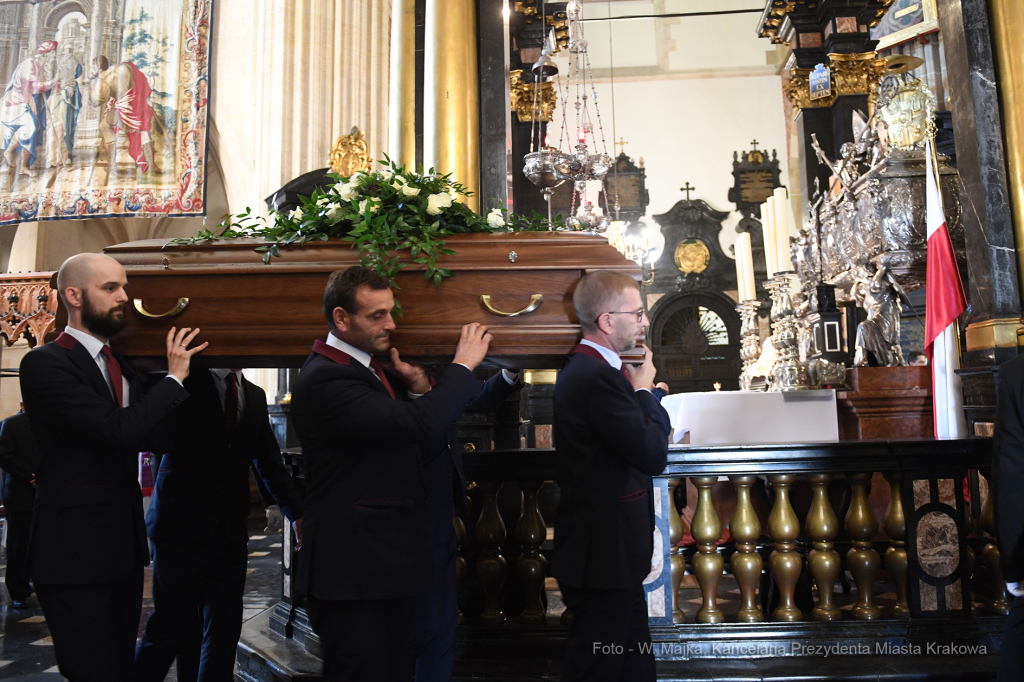 1010jpg.jpg-nieszpory żałobne Ks. Prałata Zdzisława Sochackiego  Autor: W. Majka