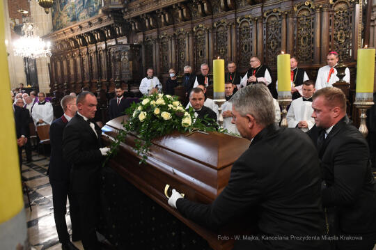 1111jpg.jpg-nieszpory żałobne Ks. Prałata Zdzisława Sochackiego