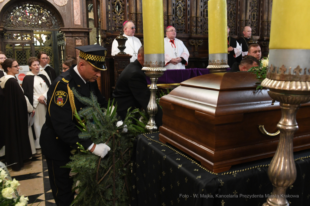 1212jpg.jpg-nieszpory żałobne Ks. Prałata Zdzisława Sochackiego  Autor: W. Majka