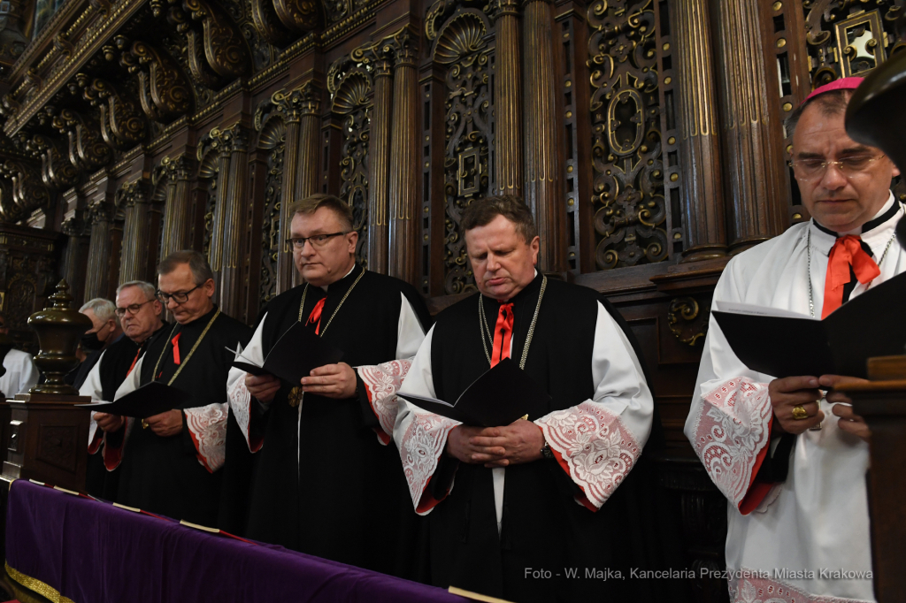 1515jpg.jpg-nieszpory żałobne Ks. Prałata Zdzisława Sochackiego  Autor: W. Majka