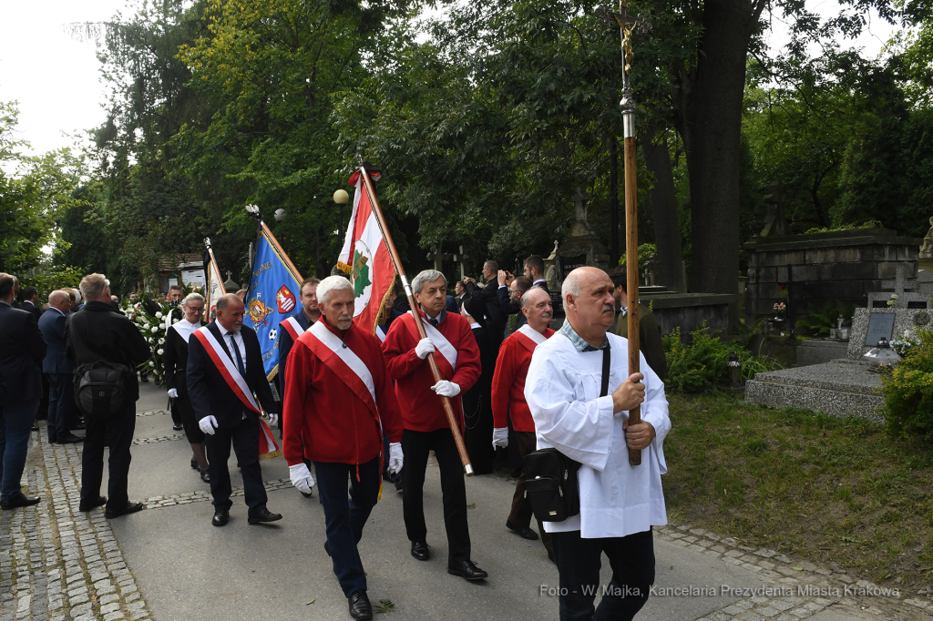 077jpg.jpg-Pogrzeb księdza prałata Zdzisława Sochackiego  Autor: W. Majka