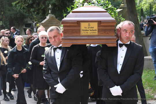 1212jpg.jpg-Pogrzeb księdza prałata Zdzisława Sochackiego