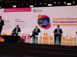 Jerzy Muzyk na Kyiv Investment Forum 2021 - paneliści sesji poświęconej inwestycjom na scenie Forum