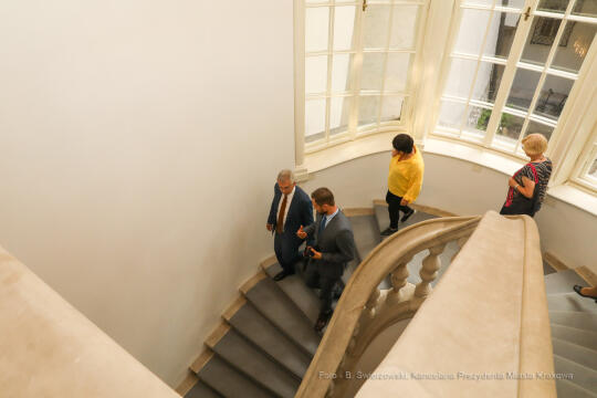 bs_210913_1123.jpg-Pałac Potockich,Delegacja Frankfurt