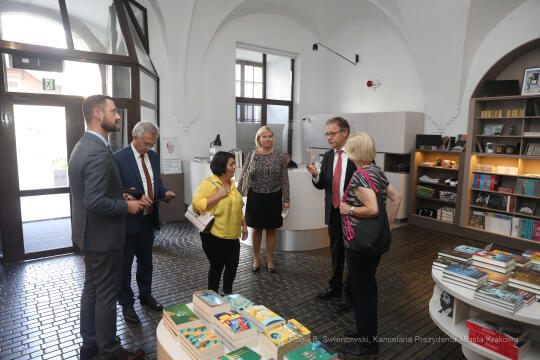 bs_210913_1130.jpg-Pałac Potockich,Delegacja Frankfurt