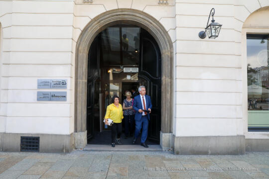 bs_210913_1140.jpg-Pałac Potockich,Delegacja Frankfurt