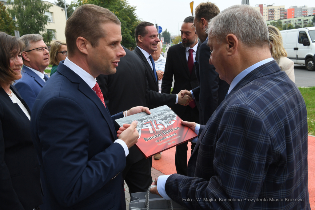 2121jpg.jpg-Rondo Republiki Słowacji  Autor: W. Majka