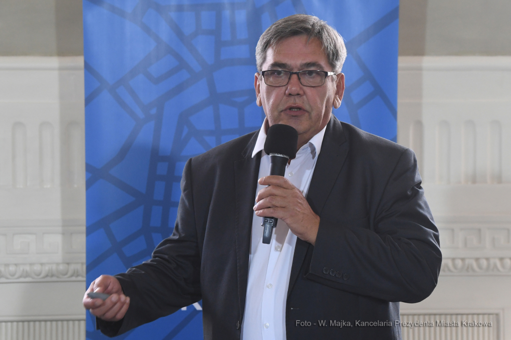 033jpg.jpg-Kierunek: miasto dla wszystkich  Autor: W. Majka