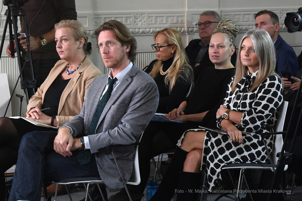 066jpg.jpg-Kierunek: miasto dla wszystkich  Autor: W. Majka