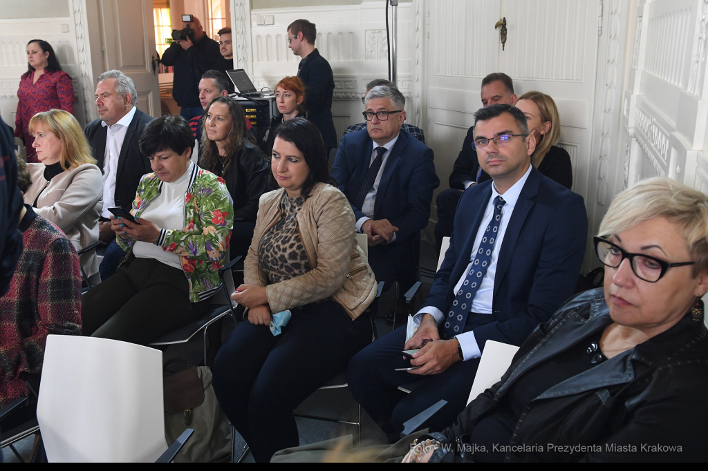 088jpg.jpg-Kierunek: miasto dla wszystkich  Autor: W. Majka