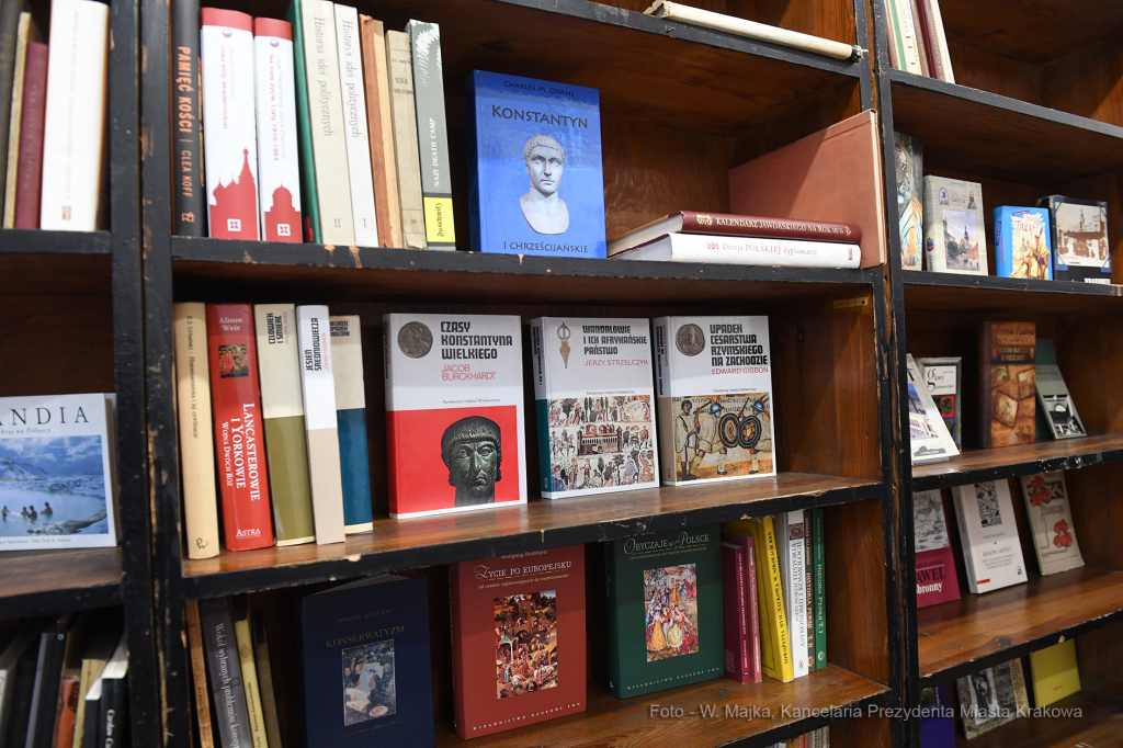 044jpg.jpg-Otwarcie antykwariatu Suszek Books przy ul. św. Tomasza 26  Autor: W. Majka