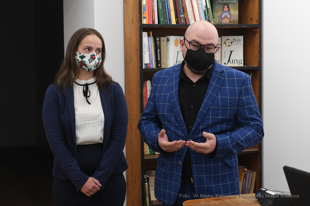 088jpg.jpg-Otwarcie antykwariatu Suszek Books przy ul. św. Tomasza 26  Autor: W. Majka