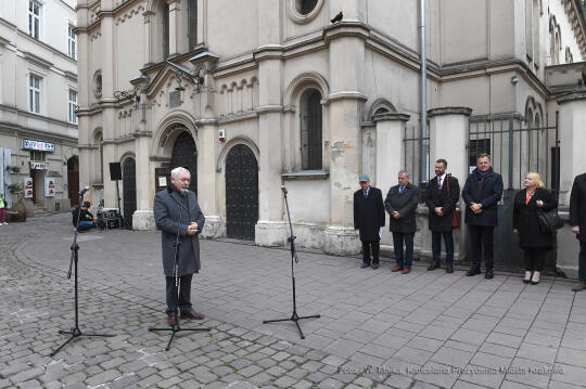 044jpg.jpg-skwer przy Synagodze Tempel